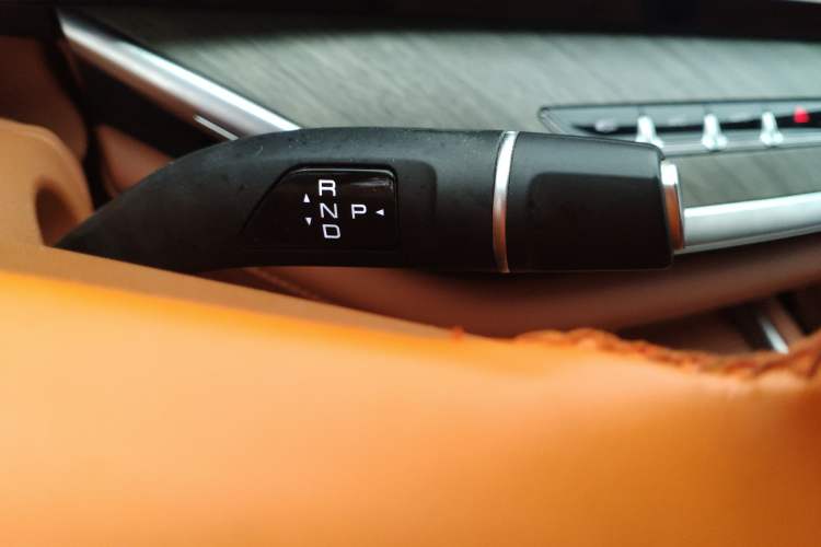 Used Wey Lanshan 2023 Four-Wheel Drive Ultra-Long Range Version Gear Lever