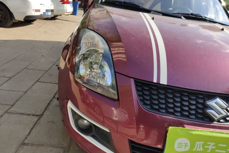 Used Suzuki Swift 2013 1.5L Automatic 20th Anniversary Limited Edition Right Front Headlight