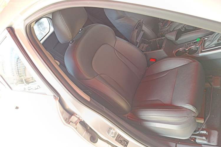 Used Haval H2 2016 Red-Label 1.5T Automatic Two-Wheel Drive Luxury Model
