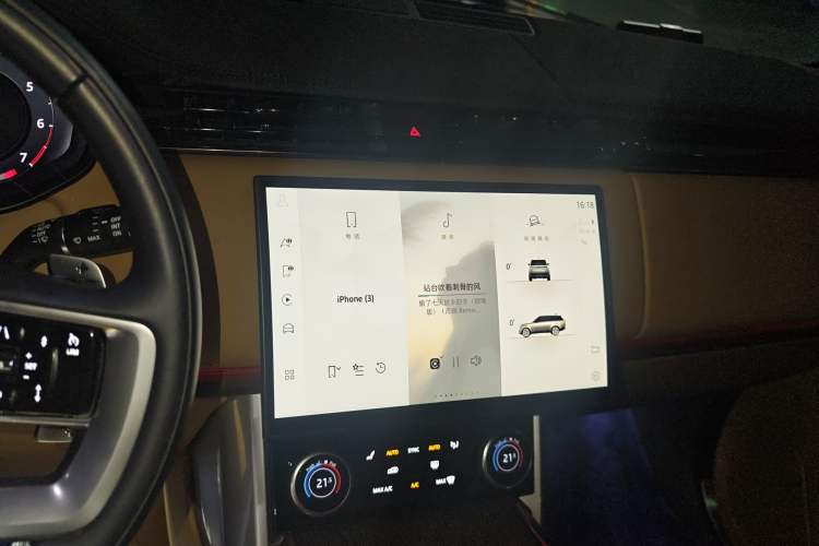 Used Land Rover Range 2023 3.0 L6 400 PS Prestige Seven-Seater Extended Version Audio And AC Panel