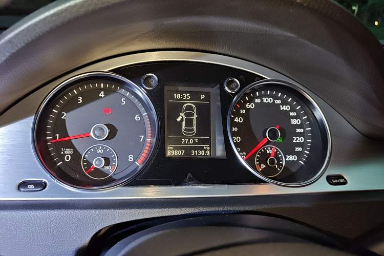 Used Volkswagen FAW-Volkswagen CC 2011 1.8TSI Luxury Model Instrument Cluster