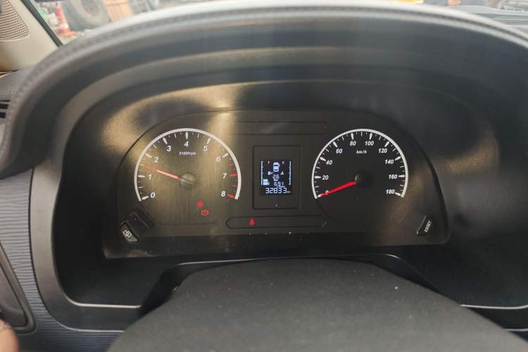 Used FORTHING Lingzhi 2022 M5L 1.6L Utility Model 7 Seats