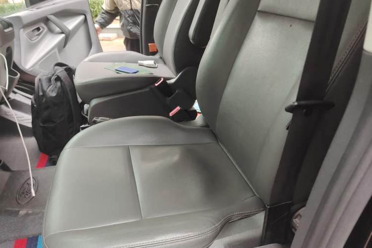 Used Ford Transit 2021 2.0T Diesel Manual Advanced Commercial Traveler Mid-Chassis Mid-Roof 9-Seater China VI