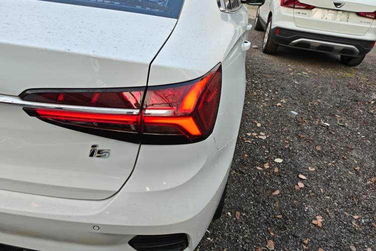 Used Roewe i5 2021 Revised Version 1.5L CVT Diamond Edition
