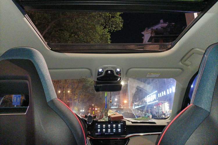 Used Lynk & Co 06 2021 1.5T Shero Pink Special Edition