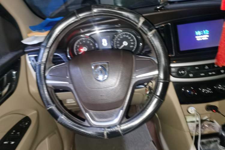 Used Baojun 730 2014 1.5L manual Comfort version 7 seats