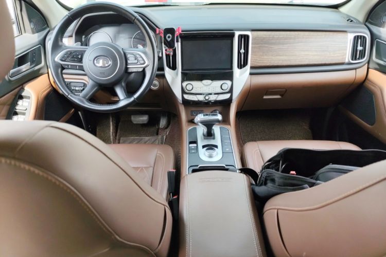 Used Great Wall Poer 2019 2.0T Automatic Gasoline 4x4 Sport Edition GW4C20B Center Console