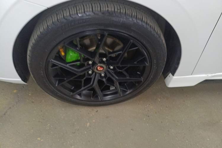 Used Hyundai Elantra 2022 1.5L CVT LUX Prestige Edition Left Front Wheel Hub