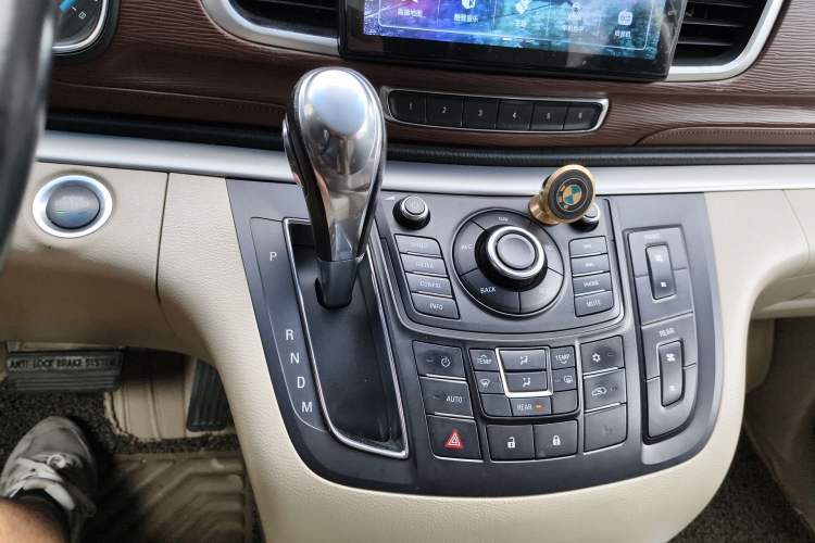 Used Buick GL8 2015 2.4L Luxury Business Premium Edition Gear Lever