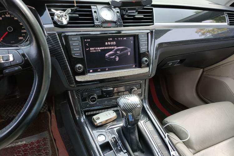 Used Volkswagen Phideon 2016 480 V6 Four-Wheel Drive Supreme Edition