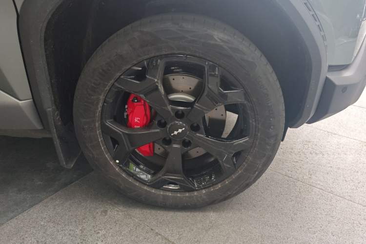 Used Formula Leopard Titanium 3 2025 501 km Four-Wheel Drive Drone Edition