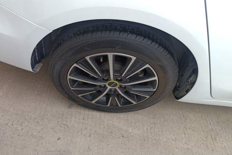 Used Roewe i5 2021 1.5L CVT Platinum Edition Right Rear Wheel Hub