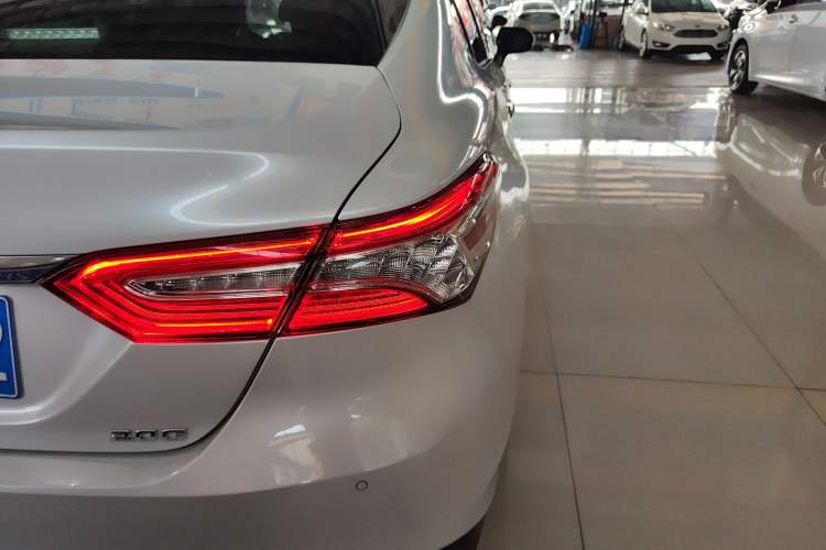 Used Toyota Camry 2021 2.0G Luxury Edition Exterior 2