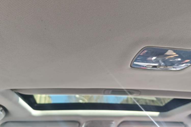 Used Haval H6 2015 Sport Edition 1.5T Automatic Two-Wheel Drive Luxury Model Headliner