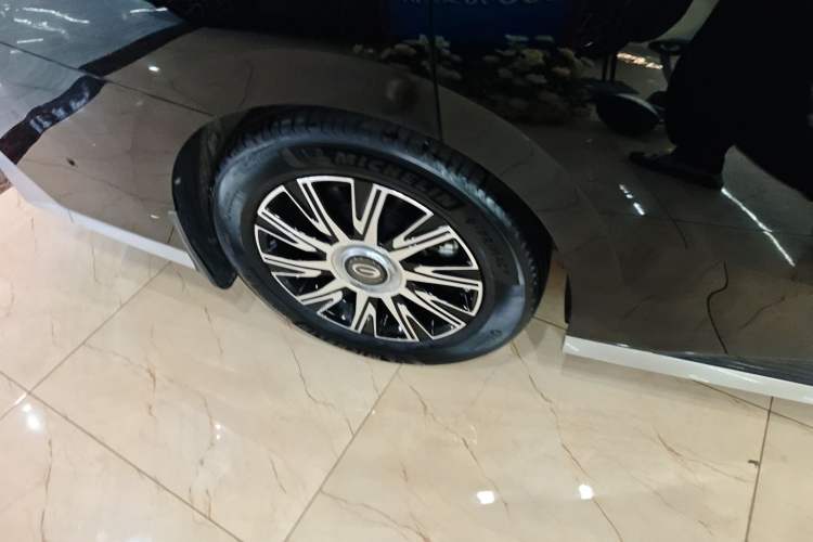 Used GAC Trumpchi E9 2025 E9 Superfast Charging – Master Series