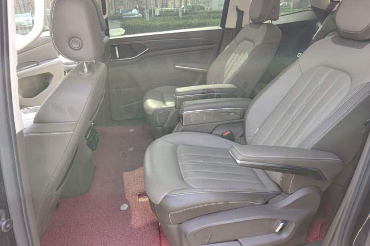 Used Volkswagen Viloran 2022 380TSI Luxury Edition Left Rear Seat