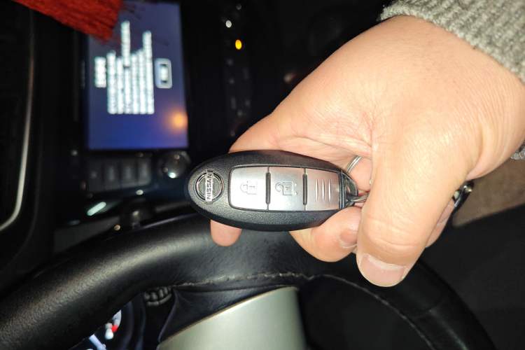 Used Nissan X-Trail 2014 2.5L CVT Leading Edition 4WD Vehicle Key