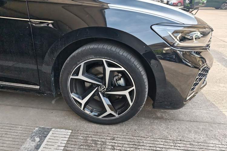 Used Volkswagen Passat 2024 380TSI Starry Dragon Edition