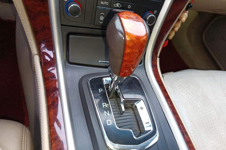 Used Cadillac SLS Seville 2011 2.0T Elite Edition Gear Lever