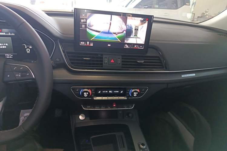 Used Audi Q5L 2022 40T Luxury Dynamic Model Audio And AC Panel