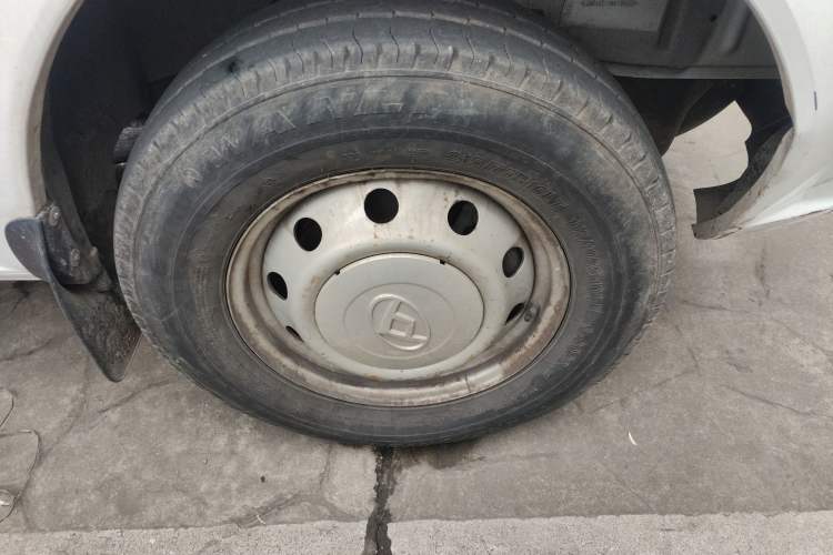 Used SAIC MAXUS Xintu V80 2021 2.0T Manual Classic Aoyuntong Short Wheelbase Mid-Roof 5/6-Seater