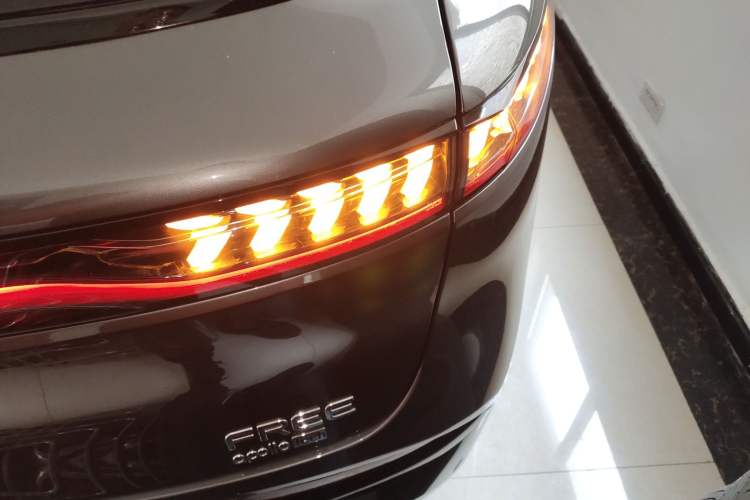 Used VOYAH FREE 2025 318 259 km All-Wheel-Drive Exploration Edition
