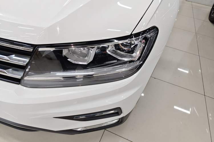 Used Volkswagen Tiguan L 2020 330TSI Automatic Two-Wheel Drive Panoramic Comfort Edition China VI Standard Left Front Headlight