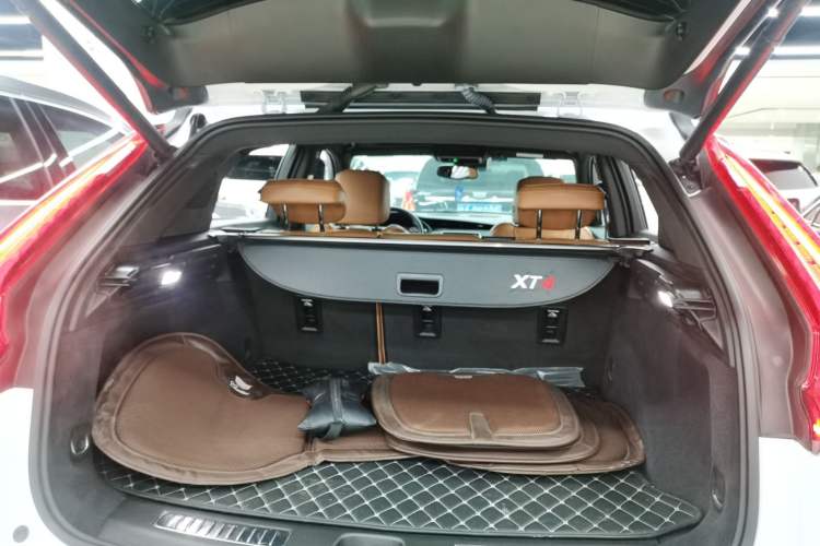 Used Cadillac XT4 2022 28T Two-Wheel Drive Prestige Version
