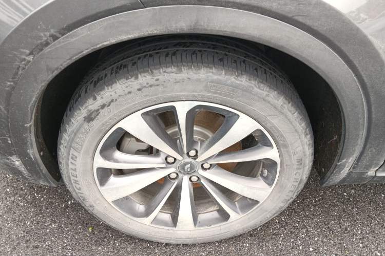 Used Li Auto ONE 2021 Extended-Range 6-Seater Version Left Front Wheel Hub