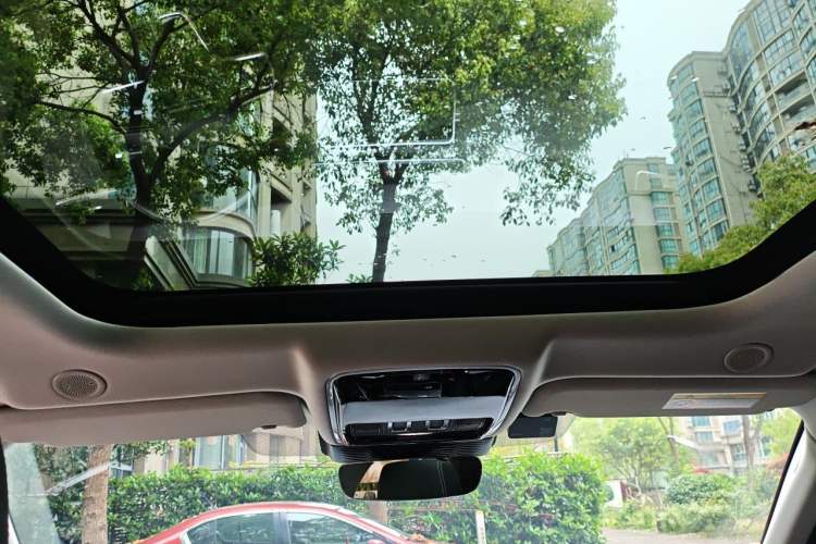 Used Land Rover Range Velar 2022 250 PS