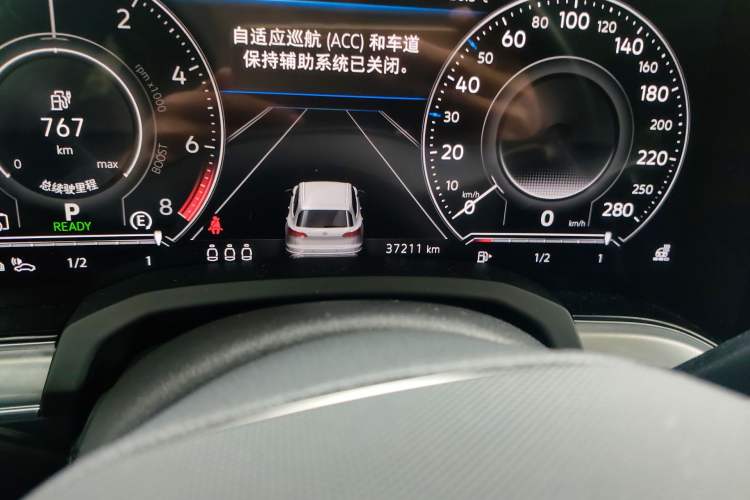 Used Volkswagen Touareg New Energy 2021 eHybrid Odometer Close Up