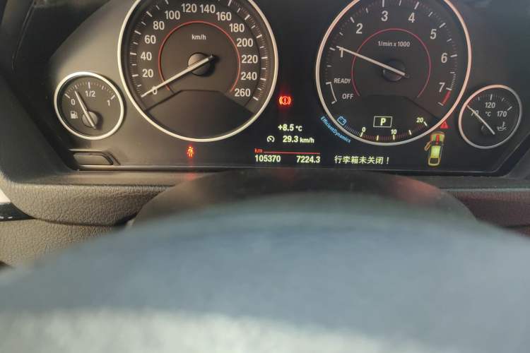 Used BMW 3 Series GT 2014 320i Design Package Model Odometer Close Up