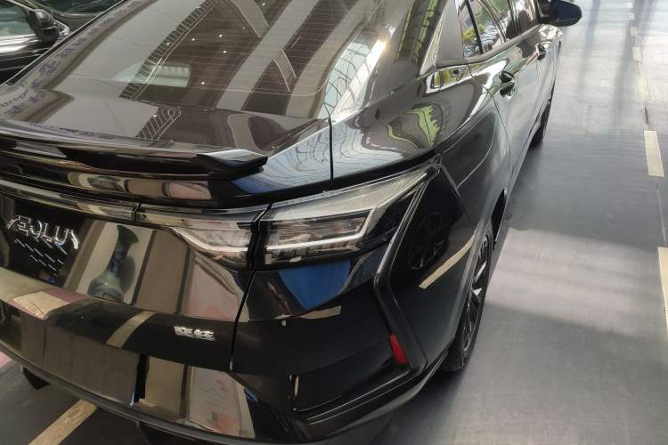 Used Dongfeng Aeolus Yixuan 2023 Mach Edition 1.5L Automatic Chasing Wind Version Exterior 3