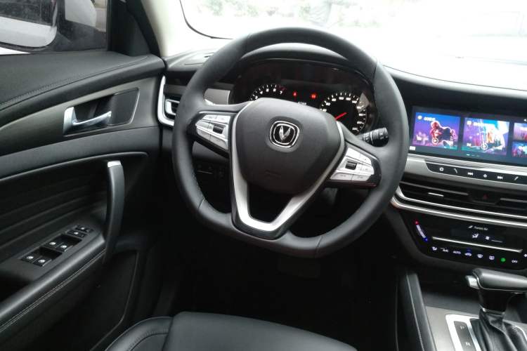 Used CHANGAN CS35PLUS 2019 1.4T DCT CoolLink Blue Whale Edition Steering Wheel