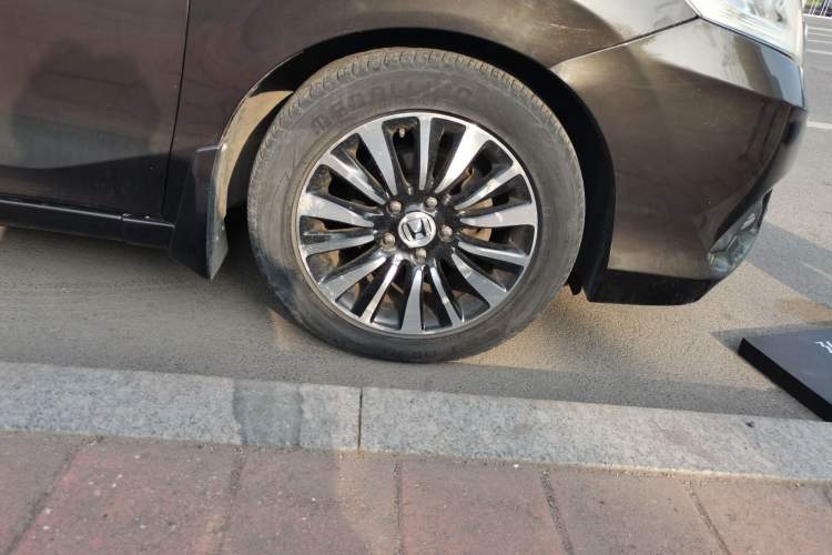 Used Honda Crider 2013 1.8L automatic luxury edition