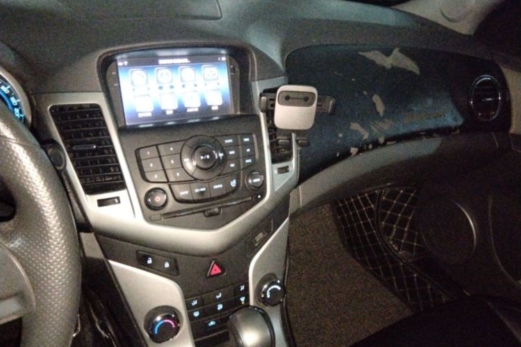 Used Chevrolet Cruze 2013 1.6L SE AT Audio And AC Panel