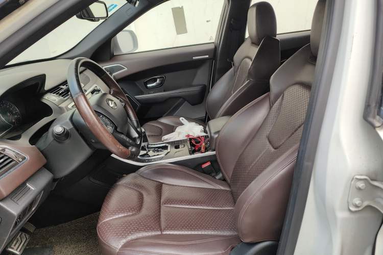 Used Land X7 2015 2.0T Panoramic Prestige Edition
