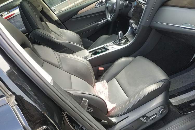 Used Lynk & Co 01 2019 2.0T Two-Wheel-Drive Pro Version China VI Standard