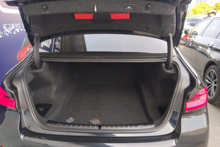 Used BMW 5 Series 2022 Second Facelift 525Li M Sport Package Trunk