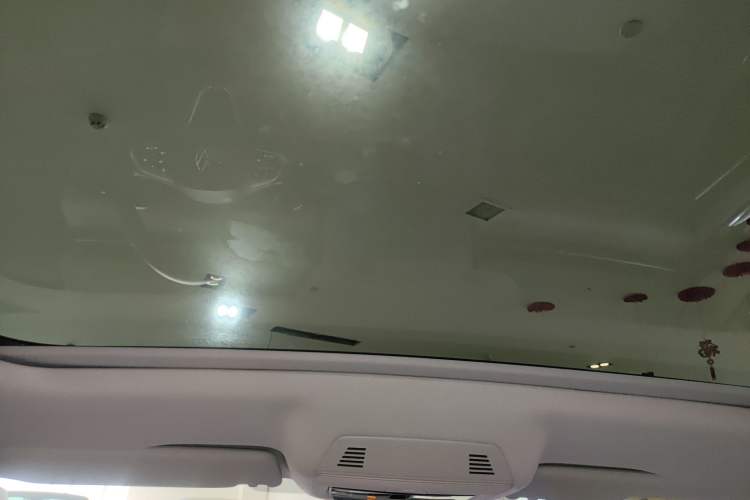 Used Volkswagen ID.7 VIZZION 2024 AIR model Headliner