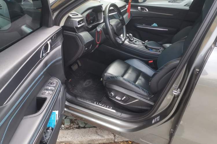 Used Lynk & Co 05 2020 2.0TD Two-Wheel Drive Shine Halo Driver Seat