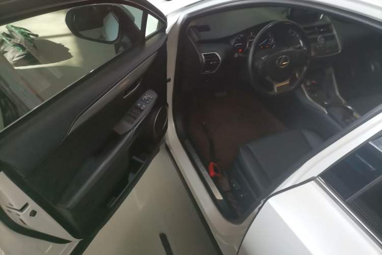 Used Lexus NX 2015 300h Front-Drive Fēngshàng Edition