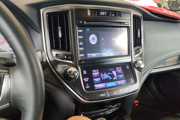 Used Toyota Crown 2015 2.0T Fashion Edition Audio And AC Panel