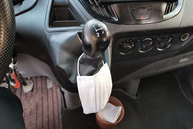 Used Ford Transit 2017 2.0T Diesel Multi-Purpose Commercial Vehicle Short Wheelbase Low Roof China V Standard
