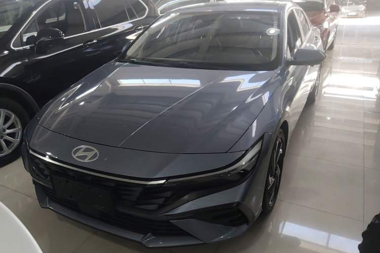 Used Hyundai Elantra 2023 1.5L CVT LUX Prestige Edition