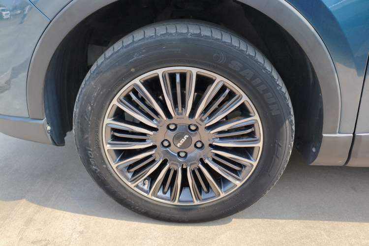 Used Sinotruk VGV U70 2020 1.5T Manual Elite Edition 7-Seater Left Front Wheel Hub