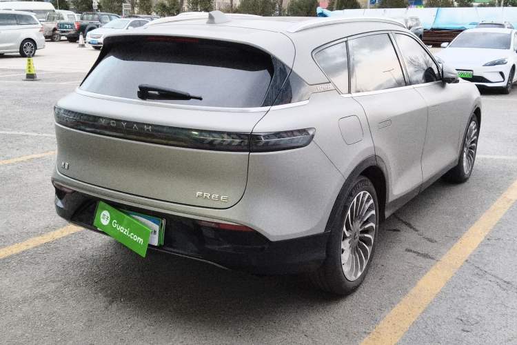 Used VOYAH FREE 2023 Four-Wheel Drive Extended-Range Model with Ultra-Long Range
