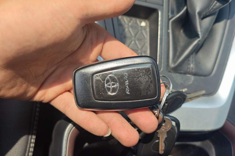 Used Toyota RAV4 2020 2.0L CVT Two-Wheel Drive Fashion PLUS Edition Vehicle Key