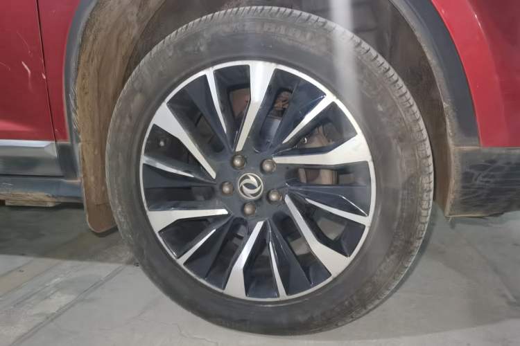 Used FORTHING T5L 2019 1.8T Manual Luxury 5-Seater Right Front Wheel Hub