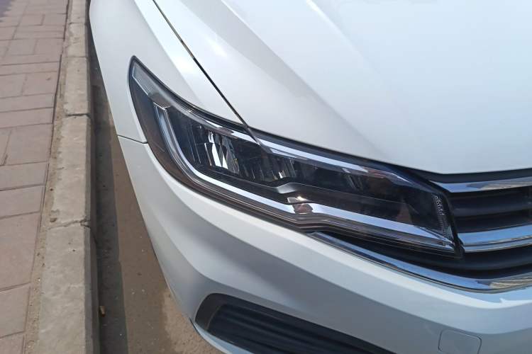 Used Volkswagen Bora 2019 1.5L Manual Fashion Edition Right Front Headlight